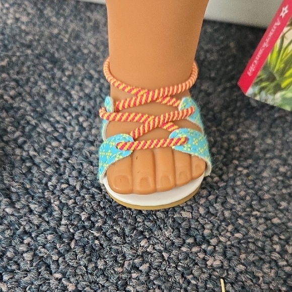 American Girl Doll Lea With Book - Picture 3 of 14